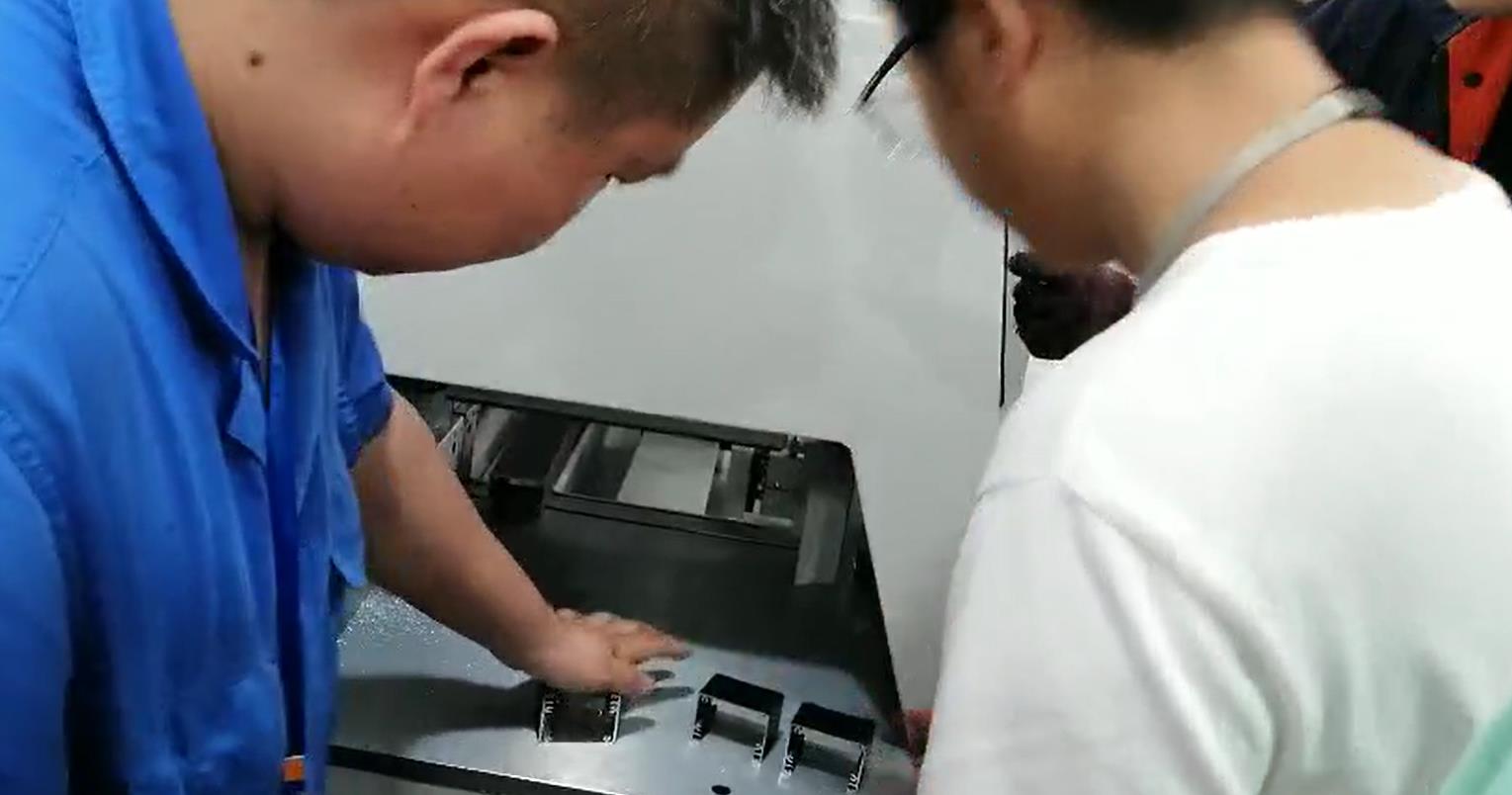 五金電子配件切割-公牛集團-德旭合作客戶-3